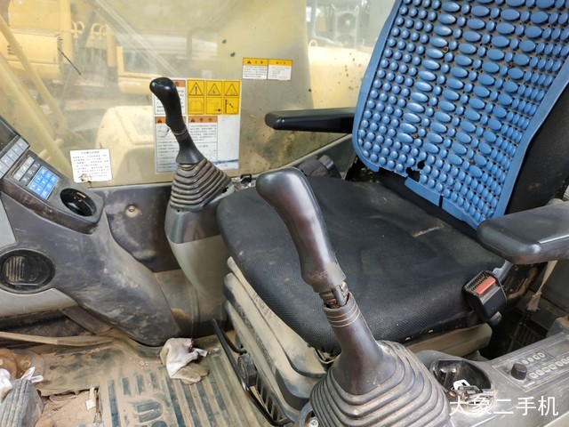 小松 PC210LC-8 挖掘机