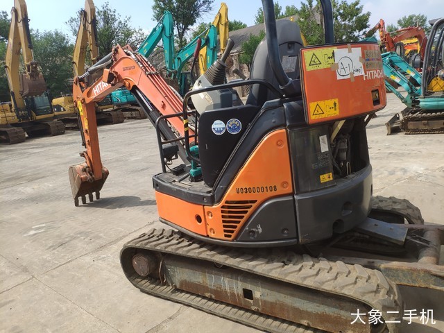 日立 ZX30U-3 挖掘机