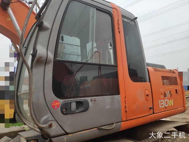 日立 ZX130W 挖掘机