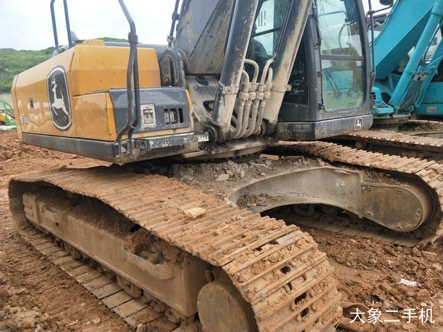 约翰迪尔 E240SC 挖掘机