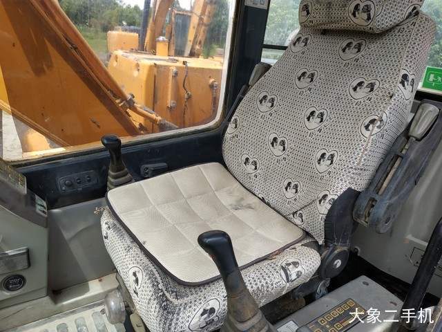 现代 R110-7 挖掘机