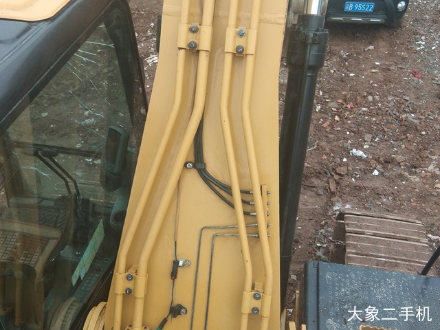 卡特彼勒 323D2L 挖掘机