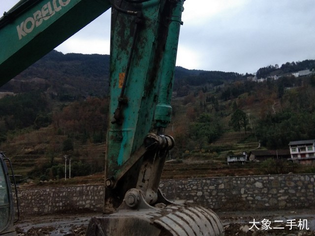 神钢 SK210LC-8 挖掘机