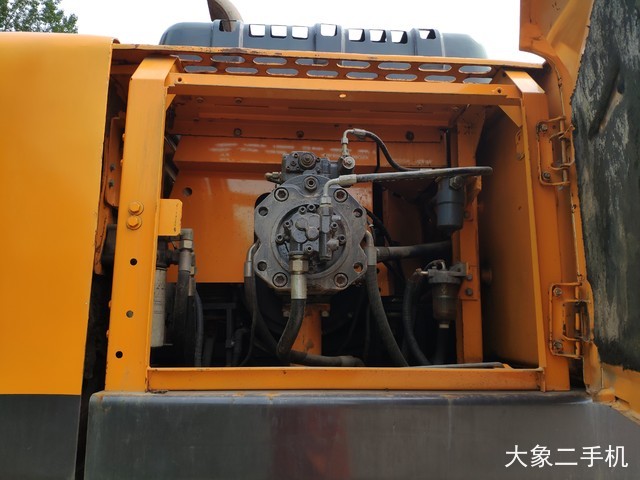 三一重工 SY285C-8 挖掘机