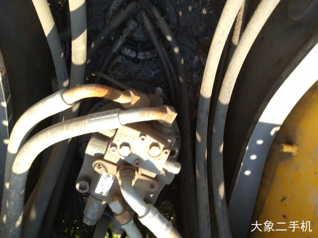 沃尔沃 EC210B 挖掘机