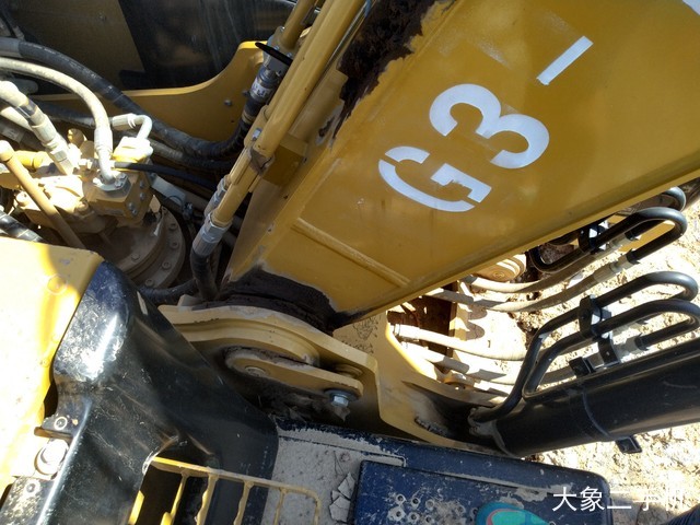 卡特彼勒 323D2L 挖掘机