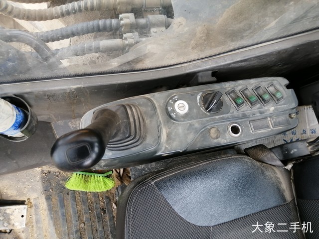 雷沃重工 FR480E 挖掘机