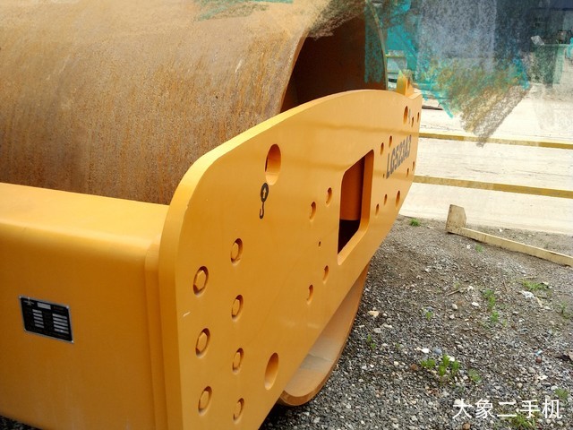 龙工 LG523A6 压路机