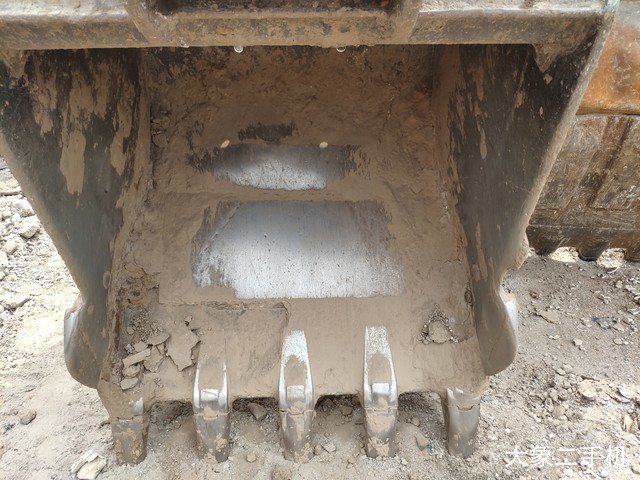 现代 R210W-7 挖掘机