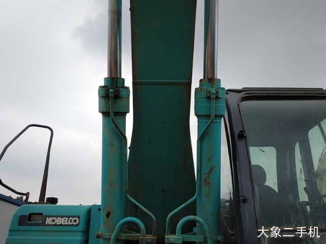 神钢 SK250-8 挖掘机