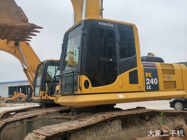 小松 PC240LC-8加长臂 挖掘机