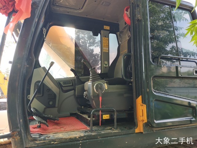 现代 R215LVS 挖掘机