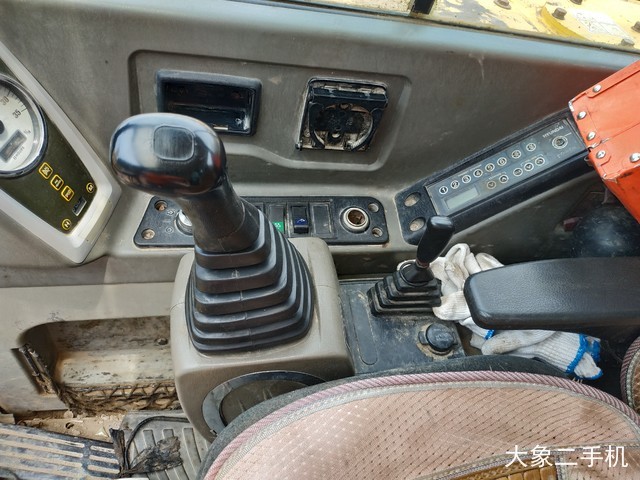 现代 R60-7 挖掘机