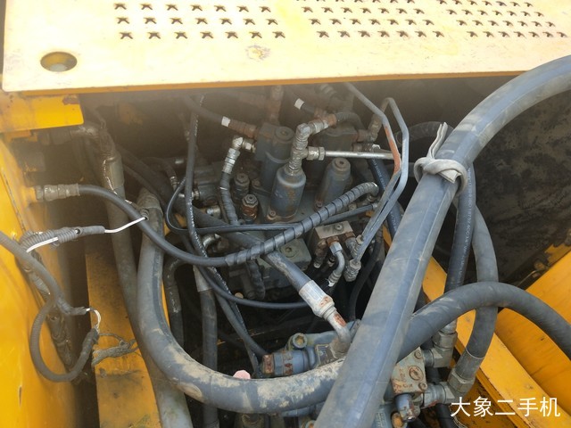 龙工 LG6215 挖掘机