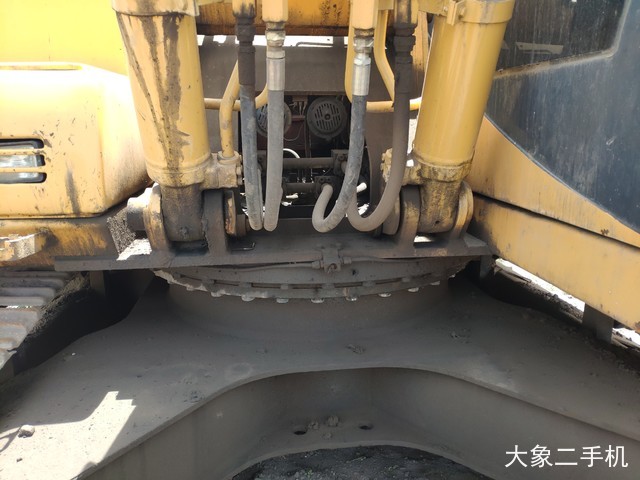 柳工 CLG225 挖掘机