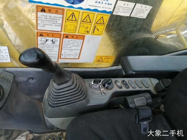 小松 PC220-8M0 挖掘机