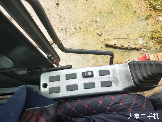 斗山 DX300LC 挖掘机