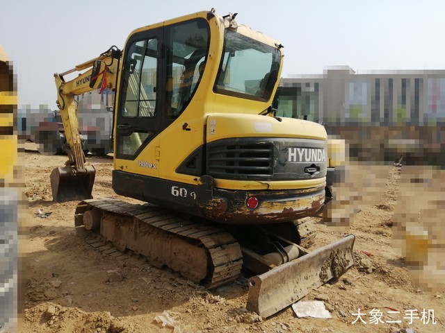现代 R60-9 挖掘机