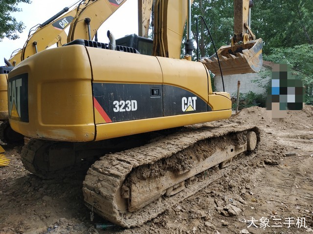 卡特彼勒 323DL 挖掘机