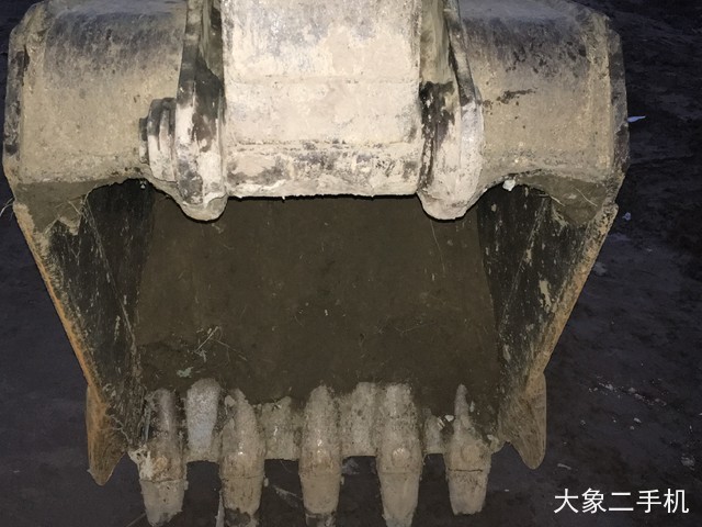 徐工 XE135B 挖掘机