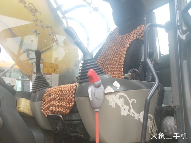 小松 PC240LC-8 挖掘机