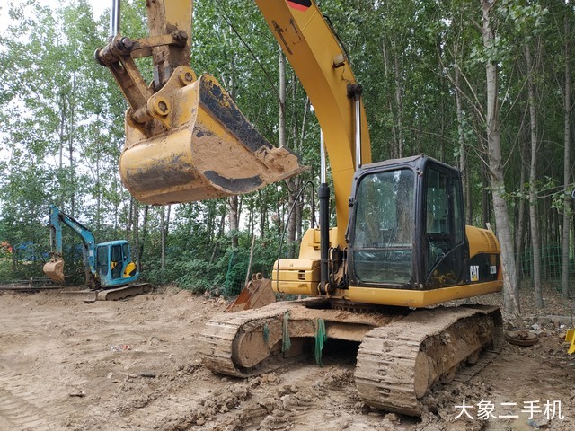 卡特彼勒 323DL 挖掘机