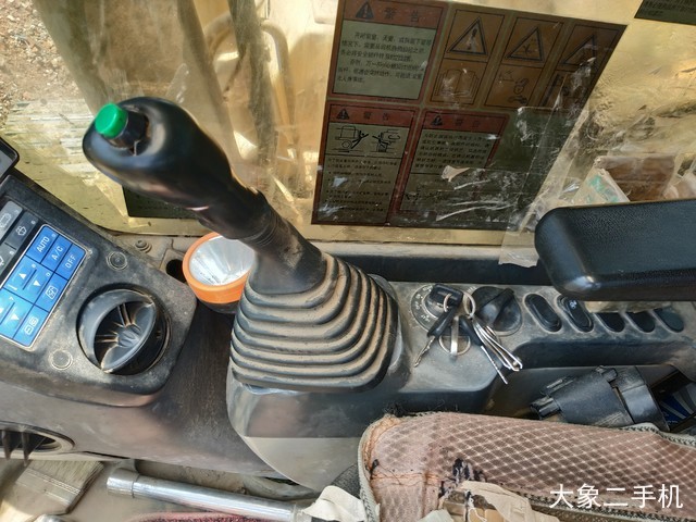 小松 PC200-8 挖掘机