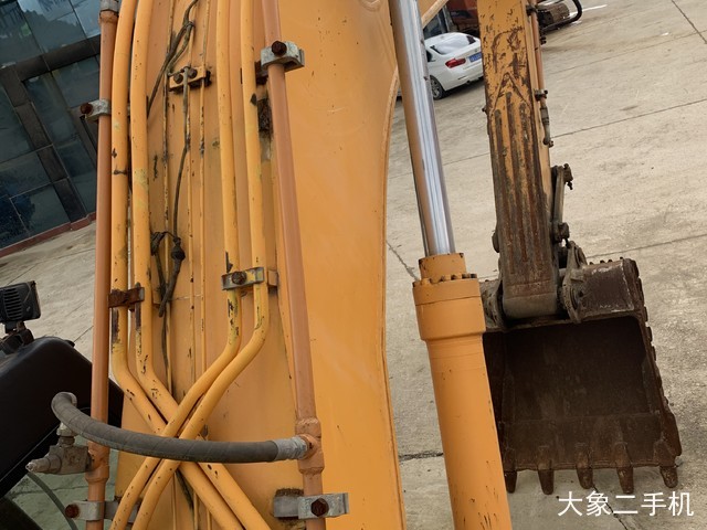 现代 R215-7C 挖掘机