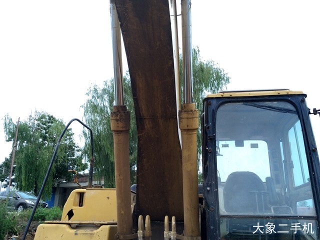 卡特彼勒 320B 挖掘机