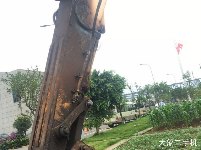 现代 R225LC-9T 挖掘机