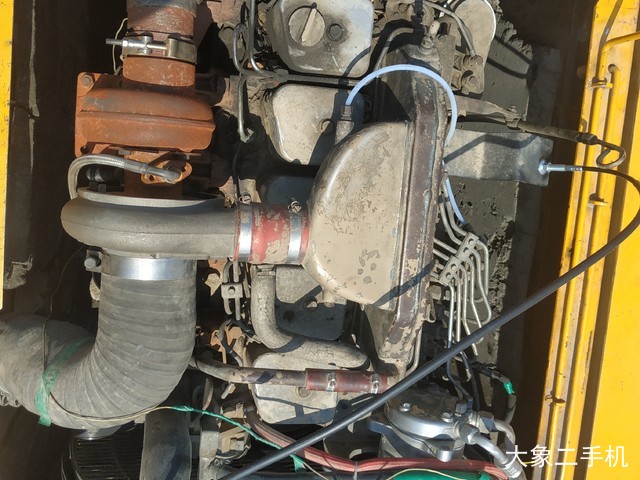 现代 R200W-5 挖掘机