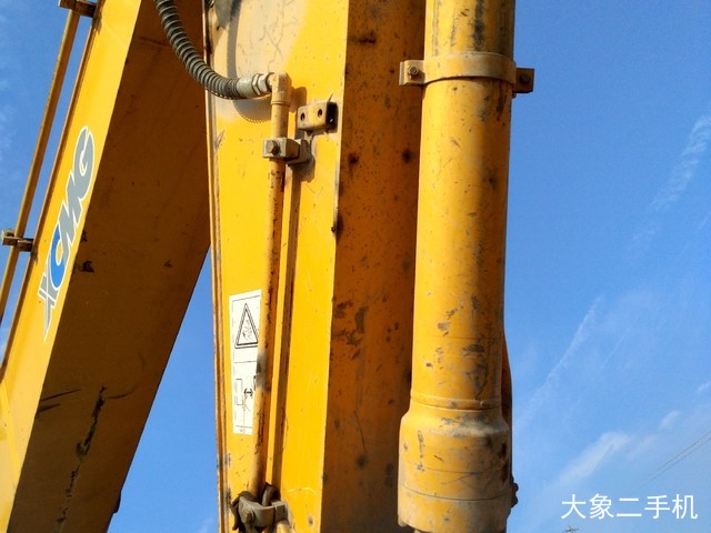 徐工 XE260C 挖掘机