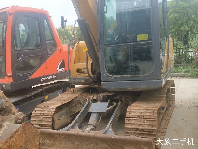 徐工 XE75G 挖掘机