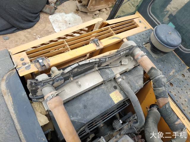 现代 R225LC-9V 挖掘机