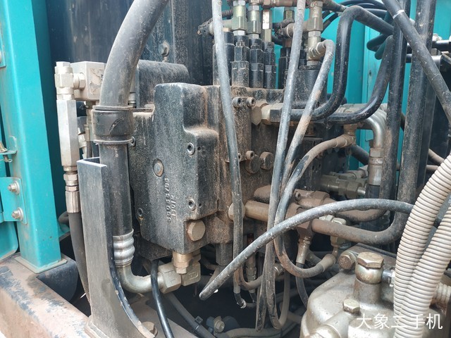 神钢 SK75-8 挖掘机