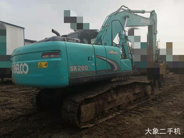 神钢 SK200-8 挖掘机
