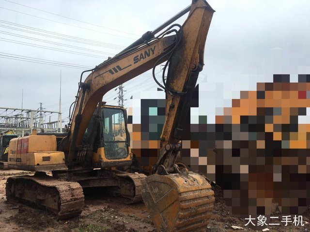 三一重工 SY135C 挖掘机