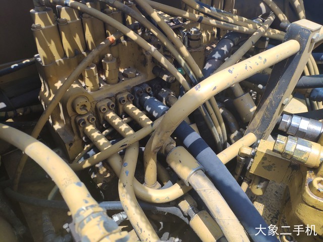 卡特彼勒 325B 挖掘机