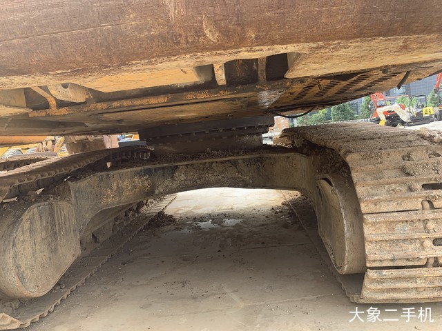 龙工 LG6225 挖掘机