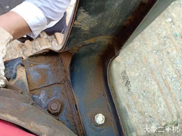 现代 R225LC-7 挖掘机