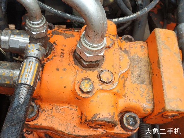 斗山 DH220-5 挖掘机