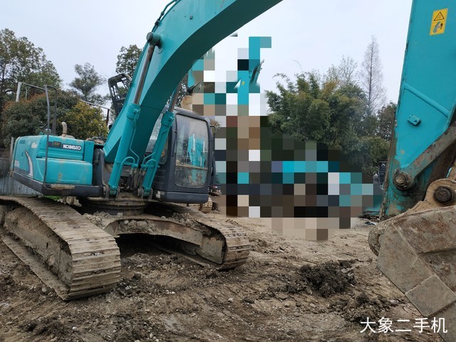神钢 SK260LC-8 挖掘机