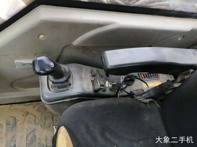 雷沃重工 FR80H-8 挖掘机