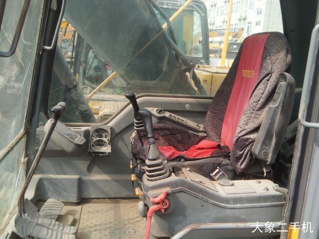 沃尔沃 EC210B 挖掘机