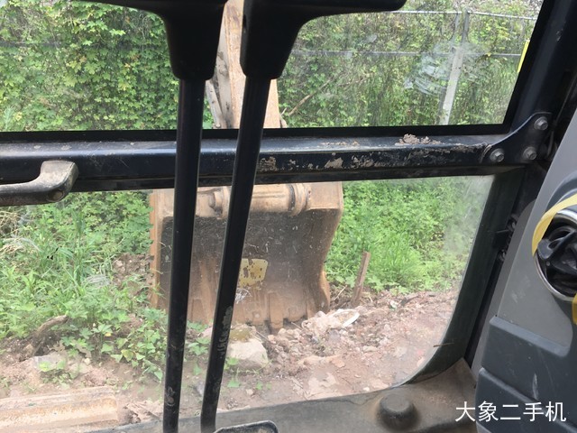 徐工 XE270DK 挖掘机