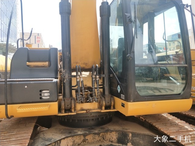 卡特彼勒 323DL 挖掘机