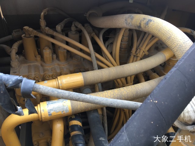 卡特彼勒 323DL 挖掘机