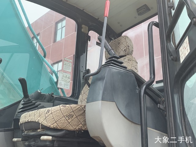 神钢 SK260LC-8 挖掘机