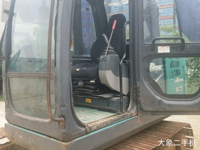 神钢 SK75-8 挖掘机