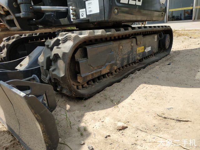 山猫 E20 挖掘机